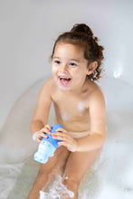Load image into Gallery viewer, Squeezi Bathtime Whale