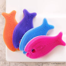 Load image into Gallery viewer, Silicone Fish Bath Scrub for Babies &amp; Kids -Original-24 Pack