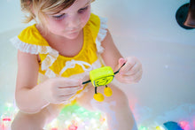 Load image into Gallery viewer, Glo Pals -  Light Up Water Pal with Cubes