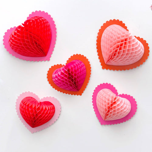 Honeycomb scalloped hearts - set of 5
